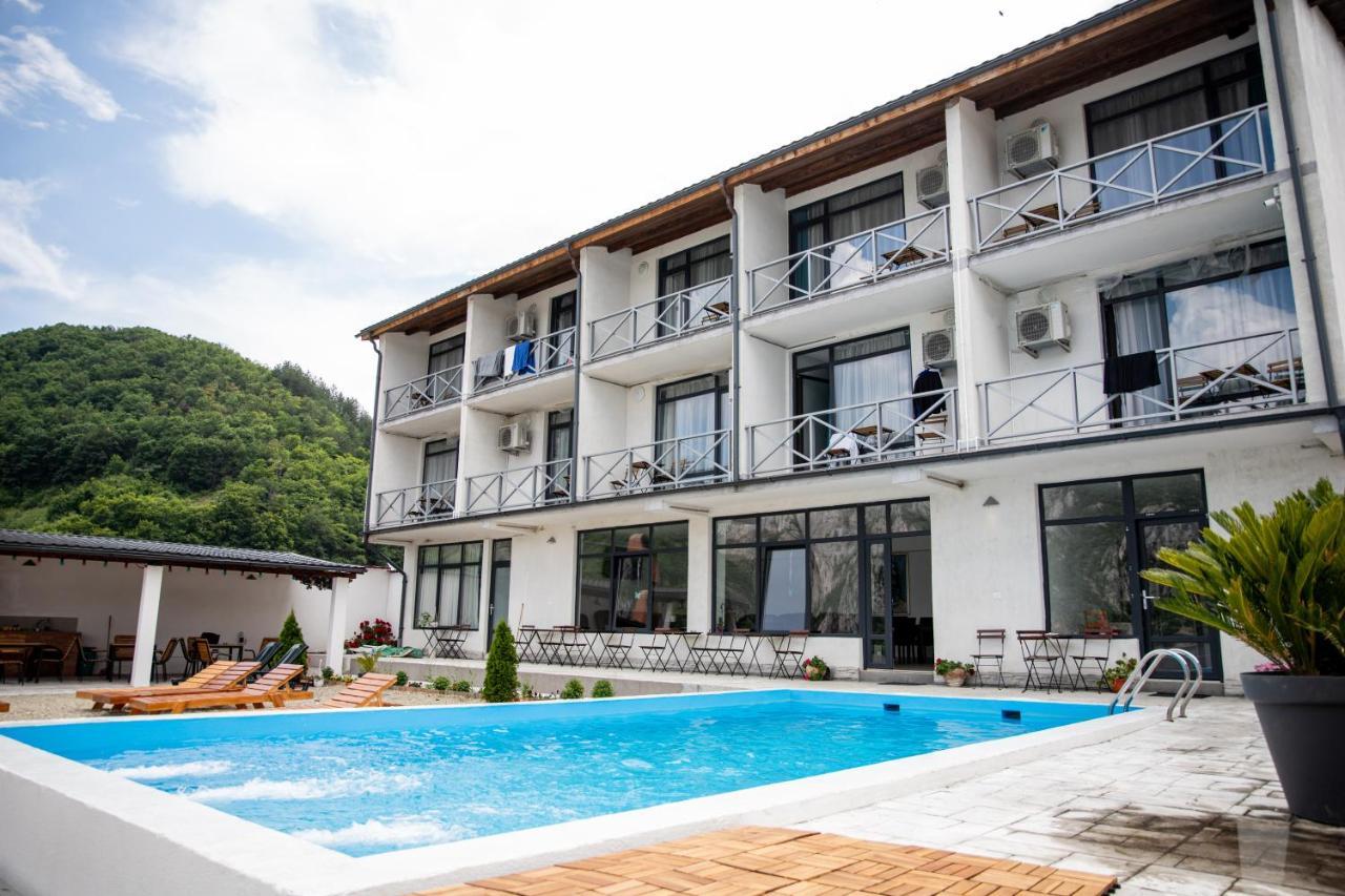 Vila La Faleza Dubova Exterior foto