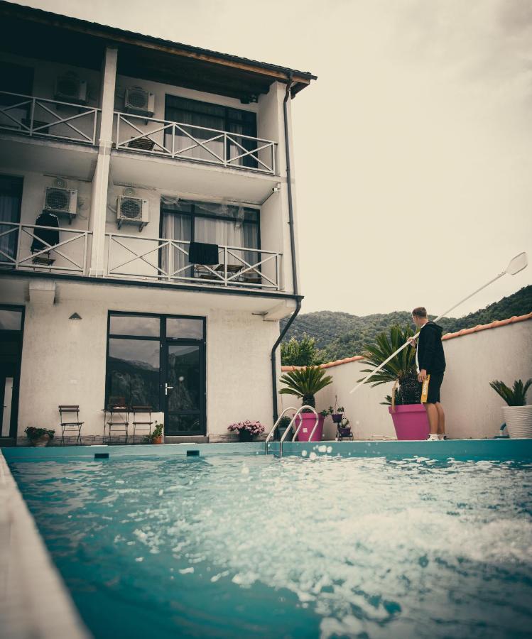 Vila La Faleza Dubova Exterior foto